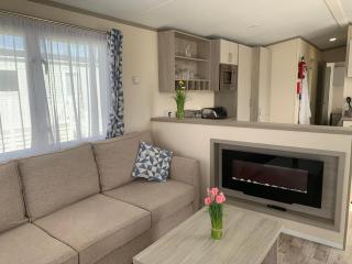 Beautiful Cornish Getaway - Newperran Holiday Resort - 0