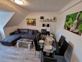 Exklusives und helles Dachgeschoss-Apartment No 1 im Zentrum von Kassel, schnelles 1Gbit Internet, Geschirrspüler, Boxspringbetten - Kassel - 9