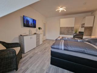 Exklusives und helles Dachgeschoss-Apartment No 1 im Zentrum von Kassel, schnelles 1Gbit Internet, Geschirrspüler, Boxspringbetten - Kassel - 7