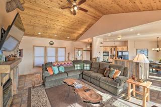 Cabin with Lake Views, 20 Mi to West Yellowstone - Island Park - 7