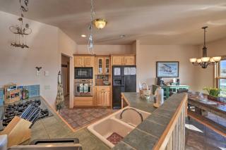Cabin with Lake Views, 20 Mi to West Yellowstone - Island Park - 2