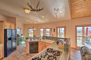 Cabin with Lake Views, 20 Mi to West Yellowstone - Island Park - 1