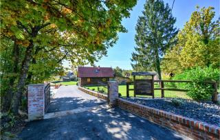 Awesome Home In Brezane Lekenicke - - 3