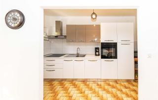 3 Bedroom Awesome Home In Poljica - Poljica - 6