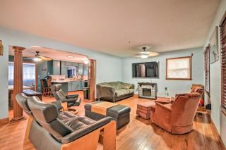 Spacious Home Walk to Beach and Entertainment! - 9