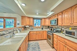 Spacious Flagstaff Home with Hot Tub and Grill! - Flagstaff - 2