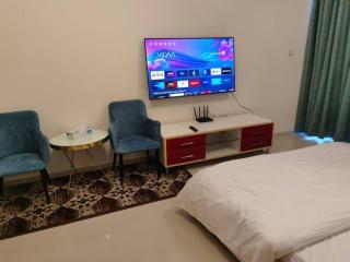 Gharfar 31715 Serene Teal theme-high floor-Pool - Dubai - 1