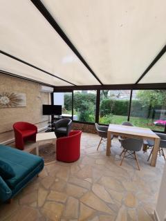 Studio entièrement équipé avec véranda commune - Neuilly-sur-Marne - 2