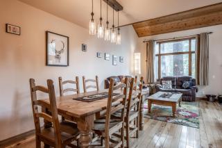 Updated 2 Bedroom and Loft 2 Full Bathroom Woodlands #51Just Steps to Shuttle Close to Golf Course - Mammoth Lakes - 7