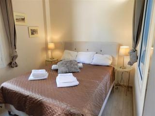 A-07! 2' walk 2 Acropolis Museum! 2BR-Sunny terrace! Extra fees for 2nd room - 0