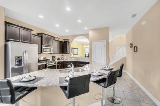 5 Bedrooms 4 Bathrooms Solterra 5357 Oa - 1
