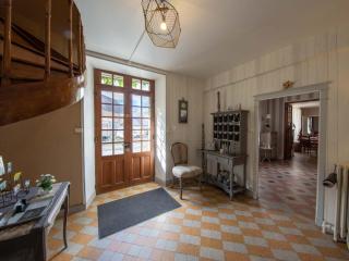 Maison d'époque avec sauna, jacuzzi et salle de jeux à 1h de Paris - Idéale familles/amateurs de stages - FR-1-590-4 - - 1
