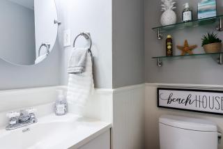 The Old Flamingo Vibrant Bungalow just 2 mins from the beach - Galveston - 1