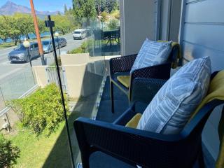 Lakefront Gem, Absolute Waterfront - Queenstown - 3