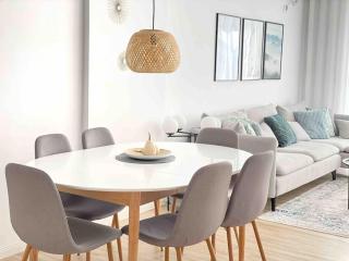 RONI APARTMENTS -Near the historic city center -Family-friendly -Baby cots and toys available -Netflix -Convenient for sightseeing -Services available -Free parking with video surveillance - Prizren - 0