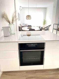 RONI APARTMENTS -Near the historic city center -Family-friendly -Baby cots and toys available -Netflix -Convenient for sightseeing -Services available -Free parking with video surveillance - Prizren - 9
