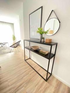 RONI APARTMENTS -Near the historic city center -Family-friendly -Baby cots and toys available -Netflix -Convenient for sightseeing -Services available -Free parking with video surveillance - 3