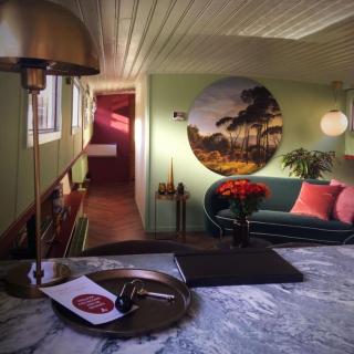 Houseboat 'Boat Boutique' - 1