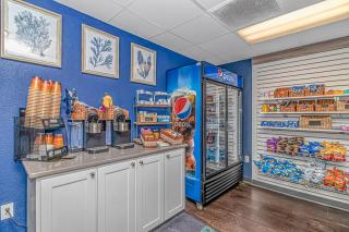 Ocean Reef Resort - Direct Oceanfront Studio - Nicely Updated! Perfect for 2-4 guests! Unit 303 - 3