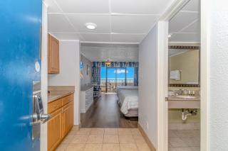 Ocean Reef Resort - Direct Oceanfront Studio - Nicely Updated! Perfect for 2-4 guests! Unit 401 - Myrtle Beach - 1