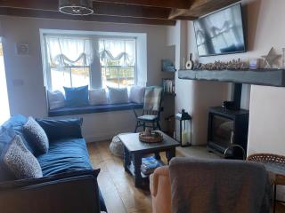Shrimp Cottage - 3 bed renovated cottage with stunning sea views - 6