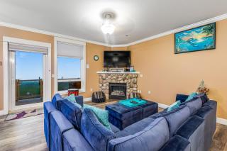 Oceanfront Contemporary - 5