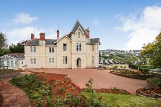 Torbay Rise sea side villa with family facilities - 9