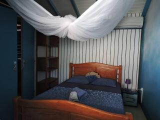 Gîtes tit'anse Léo et l'eau, piscine commune - 2