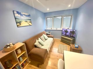 Modern Spacious Annex -Ground Floor - 1
