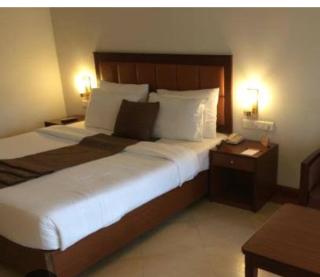 Royal Suites - Ernakulam - 2
