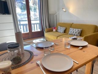 Studio cabine, 4 pers, Risoul, proche commerces, Cuisine équipée, Balcon, Animaux acceptés - FR-1-330-559 - 5