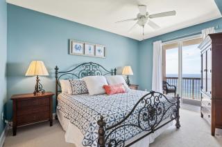 Sunrise Beach 1702 - Beachfront Condo - 1