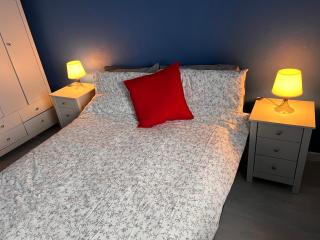 Anchorage, a lovely 2nd floor one bedroom apartment with fabulous seaviews - 4