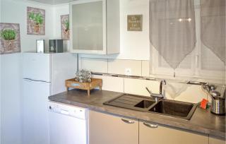 Lovely Home In Saint-Sauveur-Lalande - 6