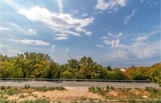 2 Bedroom Cozy Apartment In Kostrena - Kostrena - 8