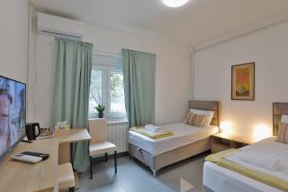 AVIATOR Apartments & Rooms Nikola Tesla Airport Belgrade - 6