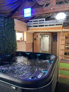 Casawellness nuit insolite avec jacuzzi - Floreffe - 1