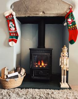 Quirky Cottage, Cosy Grade II listed 2 bed apartment Troutbeck Bridge - 2