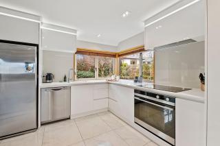 Lakeside Indulgence on Wilmot - Queenstown - 6