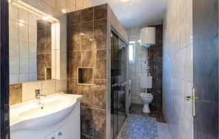 Cozy Apartment In Krk With Wifi - Krk - 4