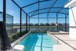 Great Home 10 min Parks! W/Pool Jacuzzi, 5 Bedroon - 5