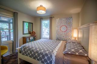 Valley Vista Redwoods Retreat W- Hot Tub, Deck Views - Guerneville - 5