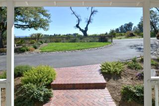 Moore Family Farmhouse--spectacular views immersed amongst the vines - Sebastopol - 5