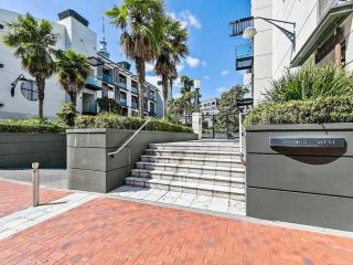 Viaduct Duplex - free parking best location - Auckland - 1