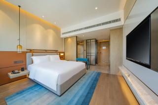 Holiday Inn Zhuhai City Center by IHG - 2