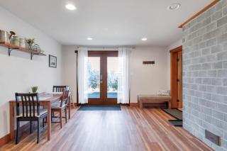 Shawnigan Hills Guest Suite - 1