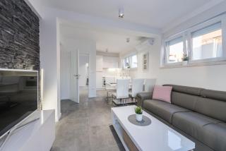 Villa Magnifica apartments with pool - Novalja - 4