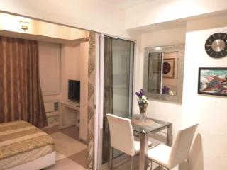 Azure Staycation Bahamas Tower 846 - Puchol Condo Unit Rental - Manila Philippines - 2