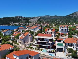 Holiday Home Viva-by the sea-by the pool by Interhome - Seget Vranjica - 8
