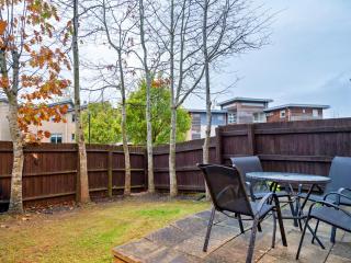 Pass the Keys Modern townhouse with secure parking and garden - Cheltenham - 6